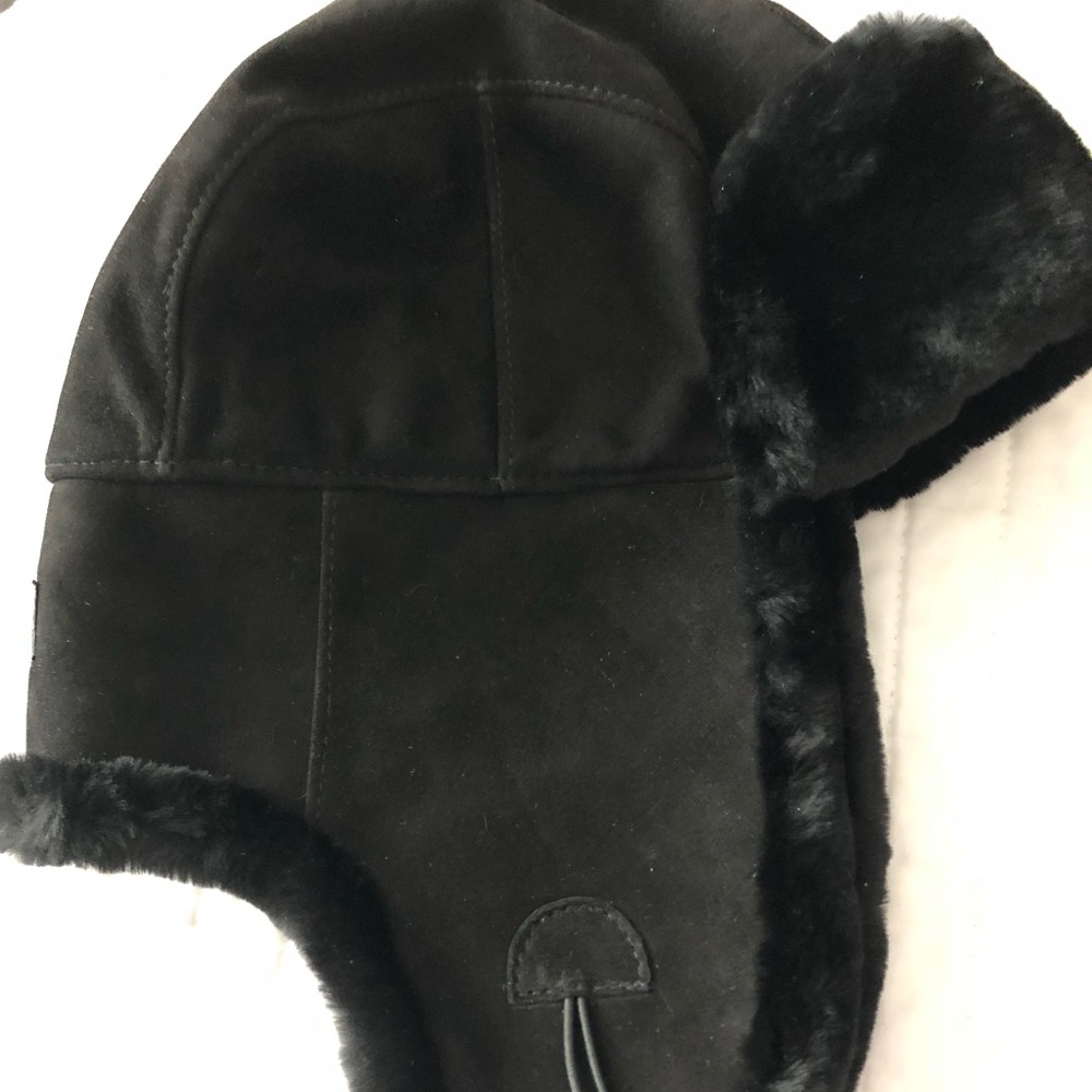 UGG black leather/suede small hat NWOT